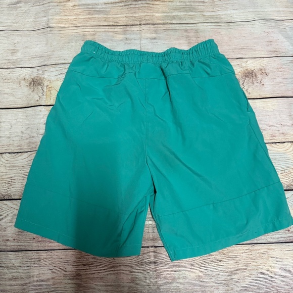 Men's Nike Shorts - Picture 2 of 4